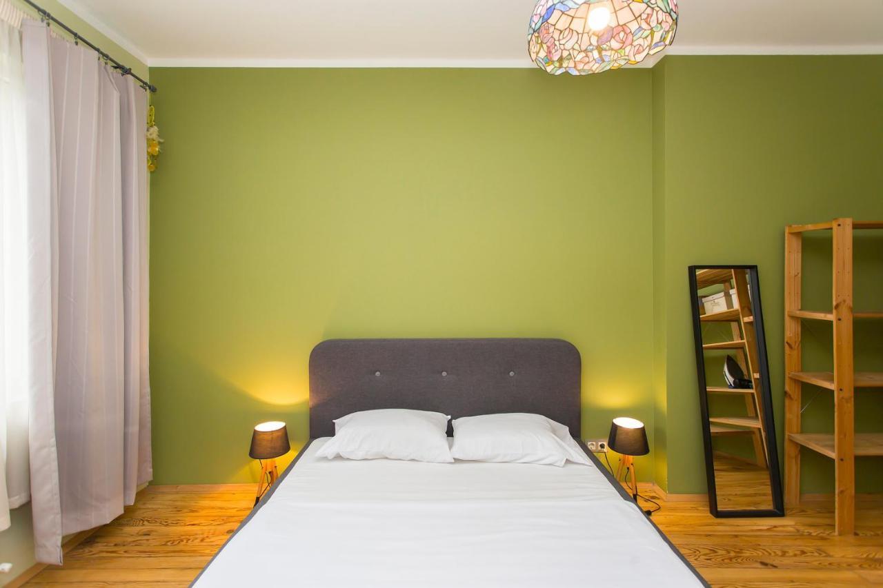 Colorful 2Bdr Apartment In The City Center Sofia Exterior photo